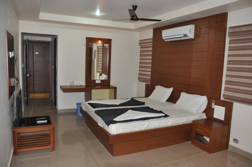 Suprabha Residency Villa Kalasa Bagian luar foto